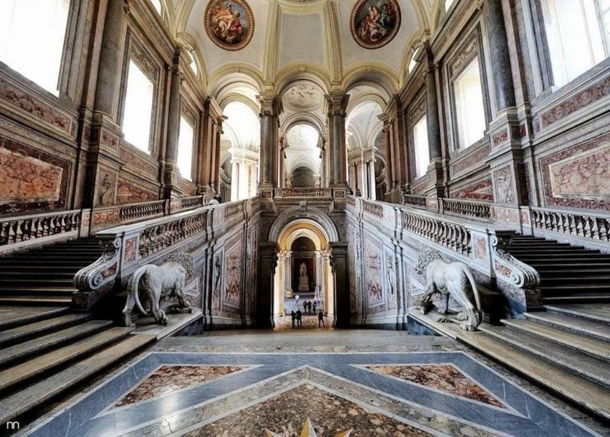 L'Approdo Del Re Apartman Caserta Kültér fotó