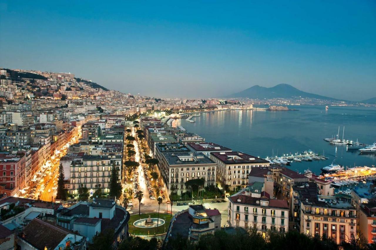 L'Approdo Del Re Apartman Caserta Kültér fotó